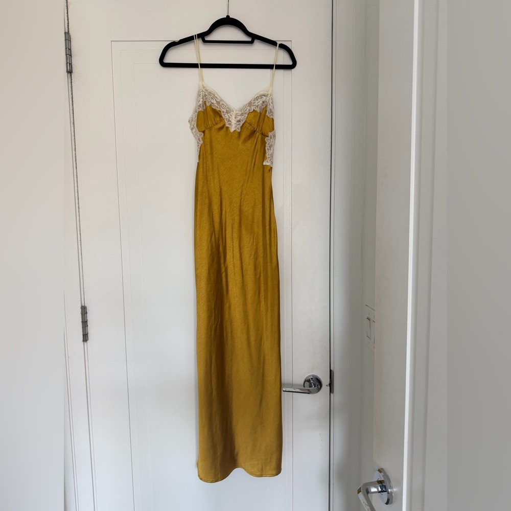 Resa Celine Dress in Gold - Picture 6 of 7